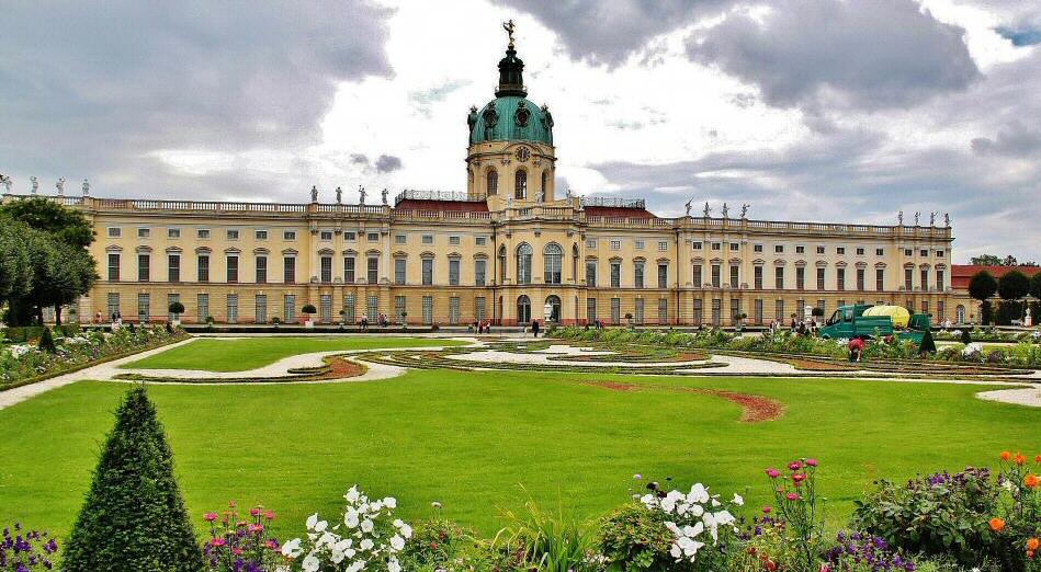 Visita el Palacio de Charlottenburg en Berlín, Alemania.