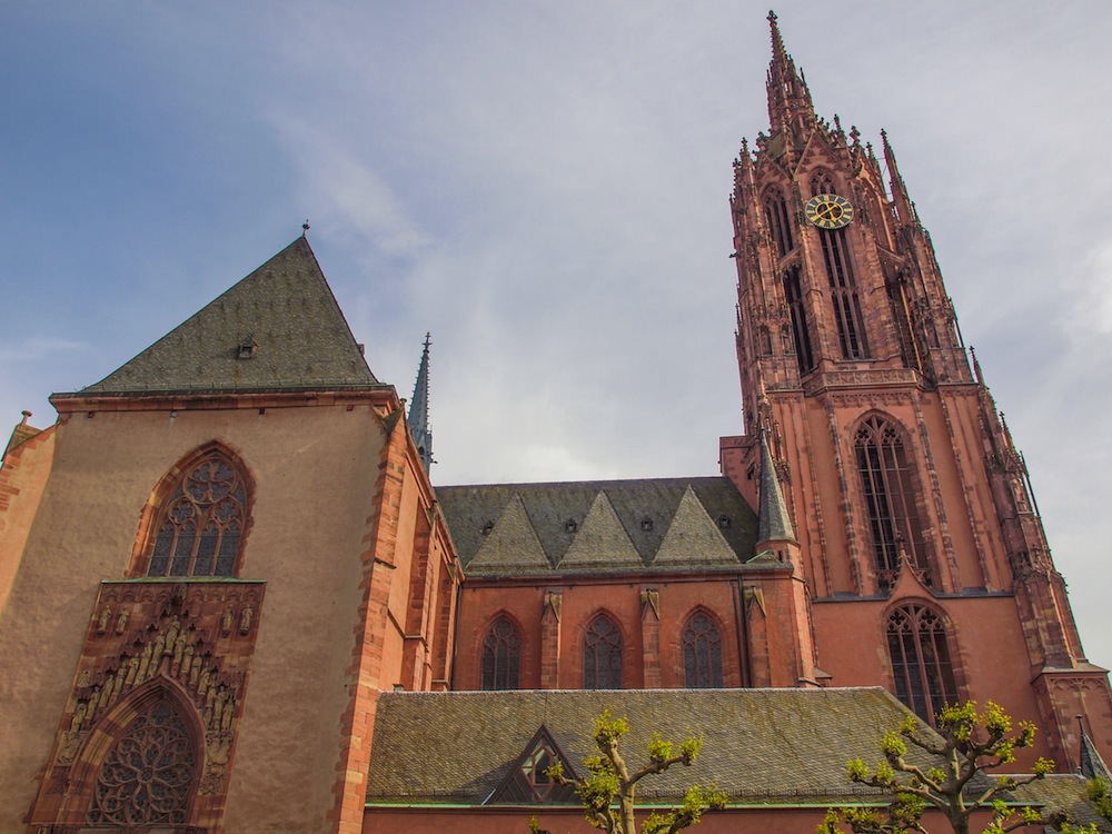 Visita la Catedral de San Bartolomé en Fráncfort del Meno, Alemania